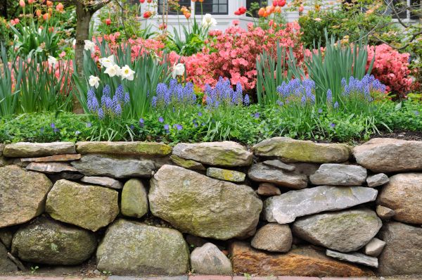 Stone Wall Hardscaping in Thousand Oaks